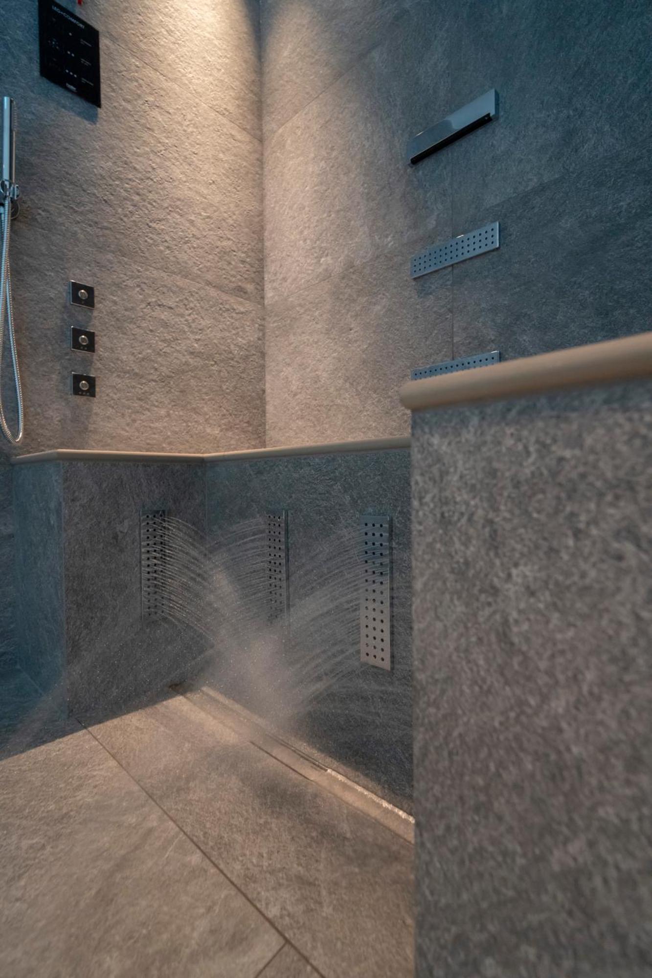 Hotel Alu Mountain Design Bormio Exterior photo