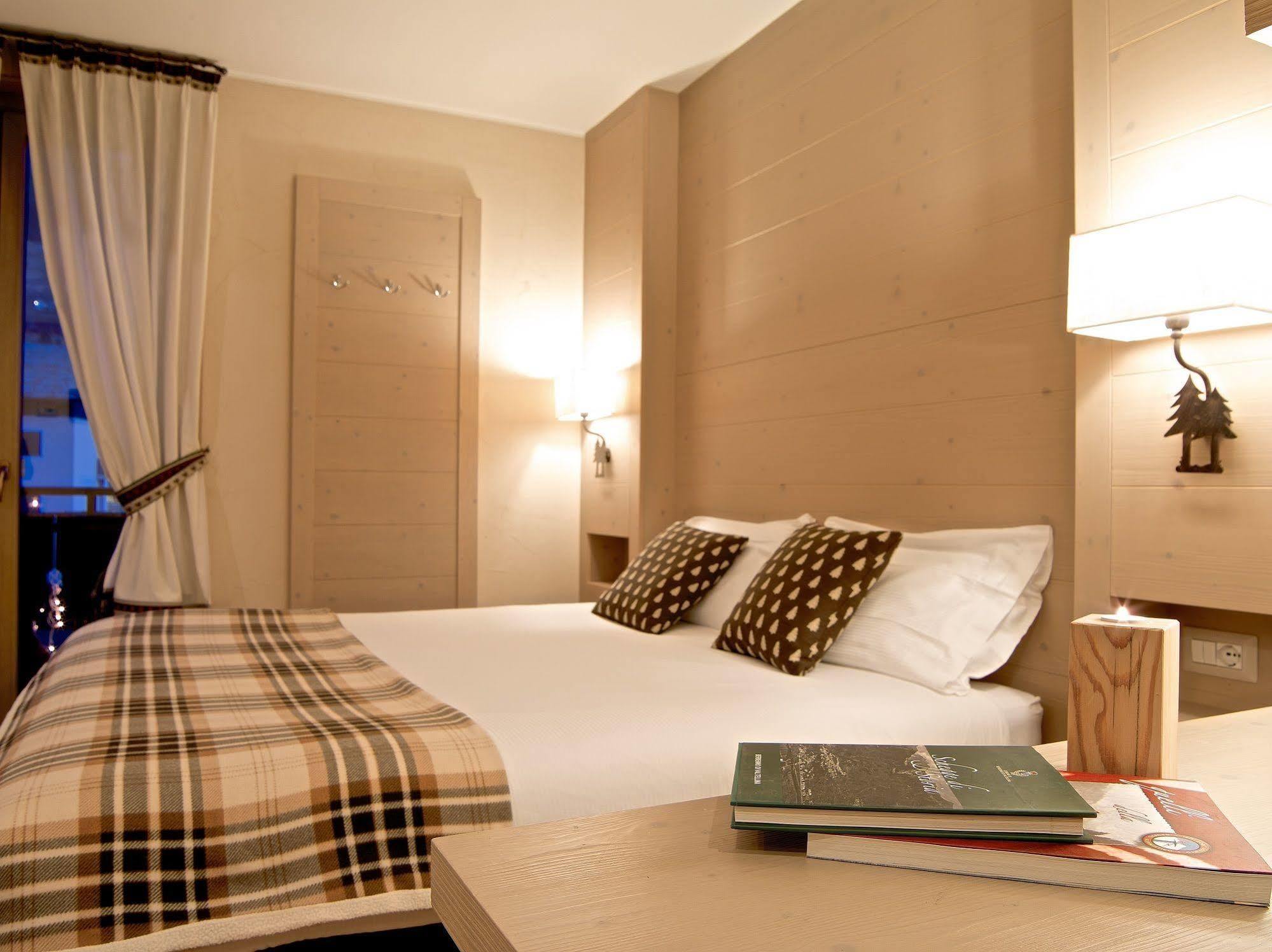 Hotel Alu Mountain Design Bormio Exterior photo